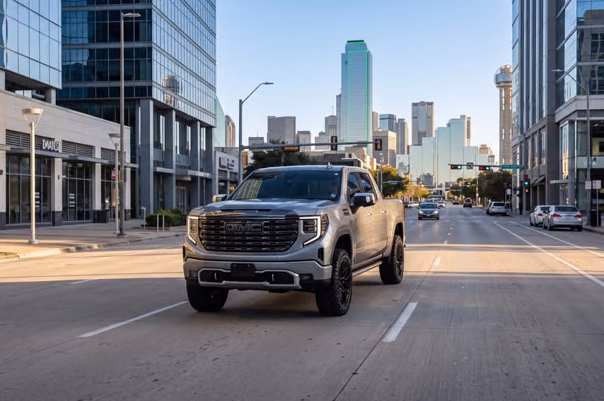 2025 GMC Sierra 1500 Denali Ultimate Crew Cab Image 43