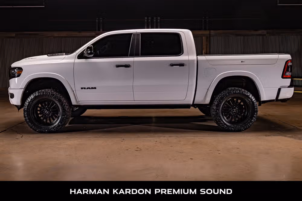 2024 Ram 1500 Limited Crew Cab Image 6