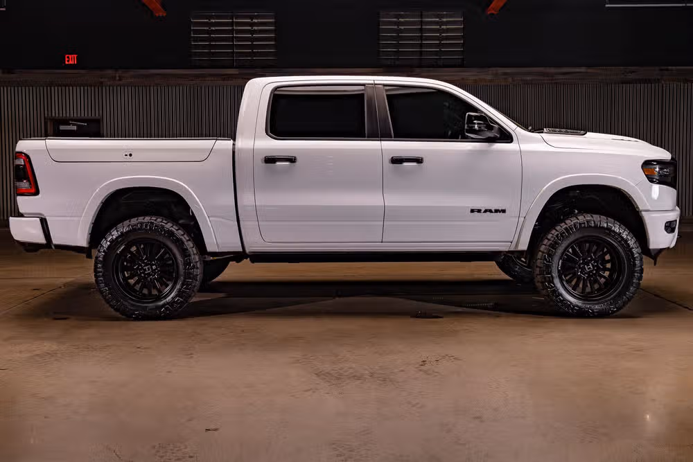 2024 Ram 1500 Limited Crew Cab Image 11