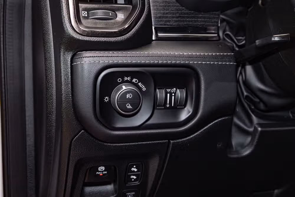 2024 Ram 1500 Limited Crew Cab Image 17