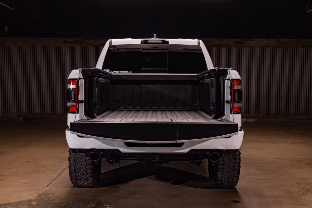 2024 Ram 1500 Limited Crew Cab Image 9