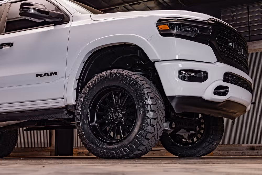 2024 Ram 1500 Limited Crew Cab Image 12