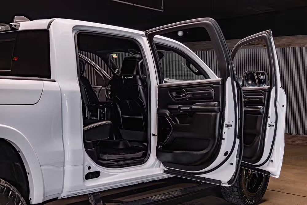 2024 Ram 1500 Limited Crew Cab Image 30