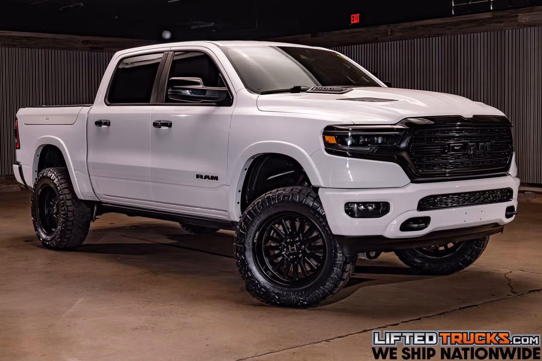 2024 Ram 1500 Limited Crew Cab Image 1