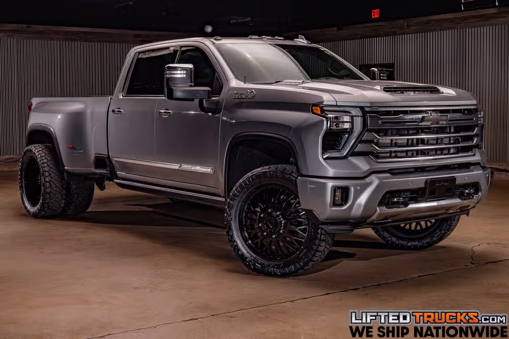 2025 Chevrolet Silverado 3500HD High Country Crew Cab Image 1