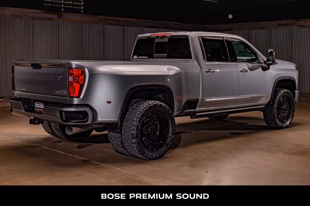 2025 Chevrolet Silverado 3500HD High Country Crew Cab Image 10