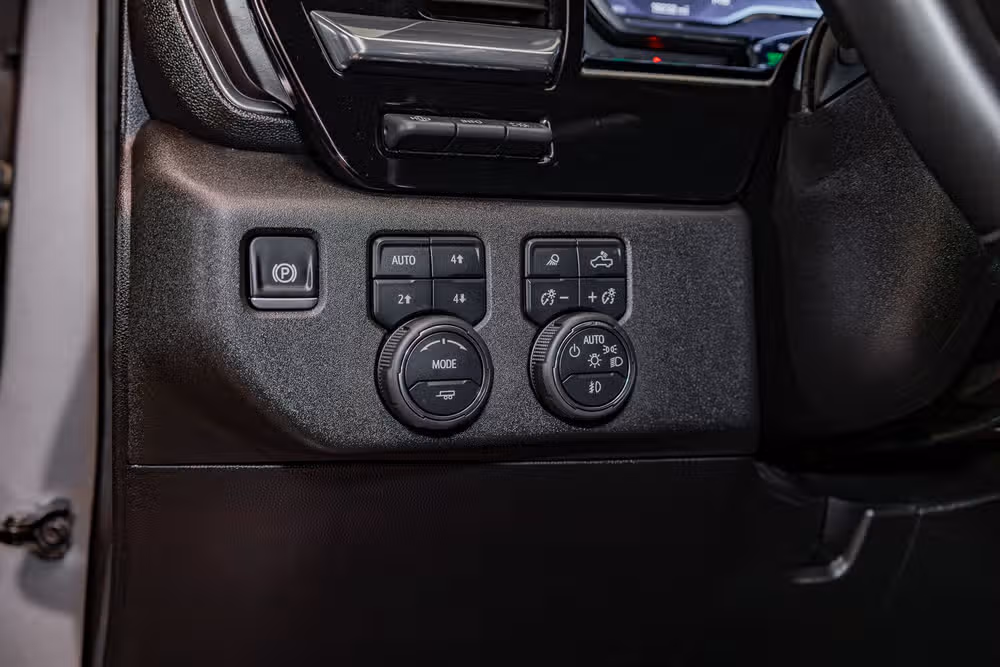 2025 Chevrolet Silverado 3500HD High Country Crew Cab Image 20