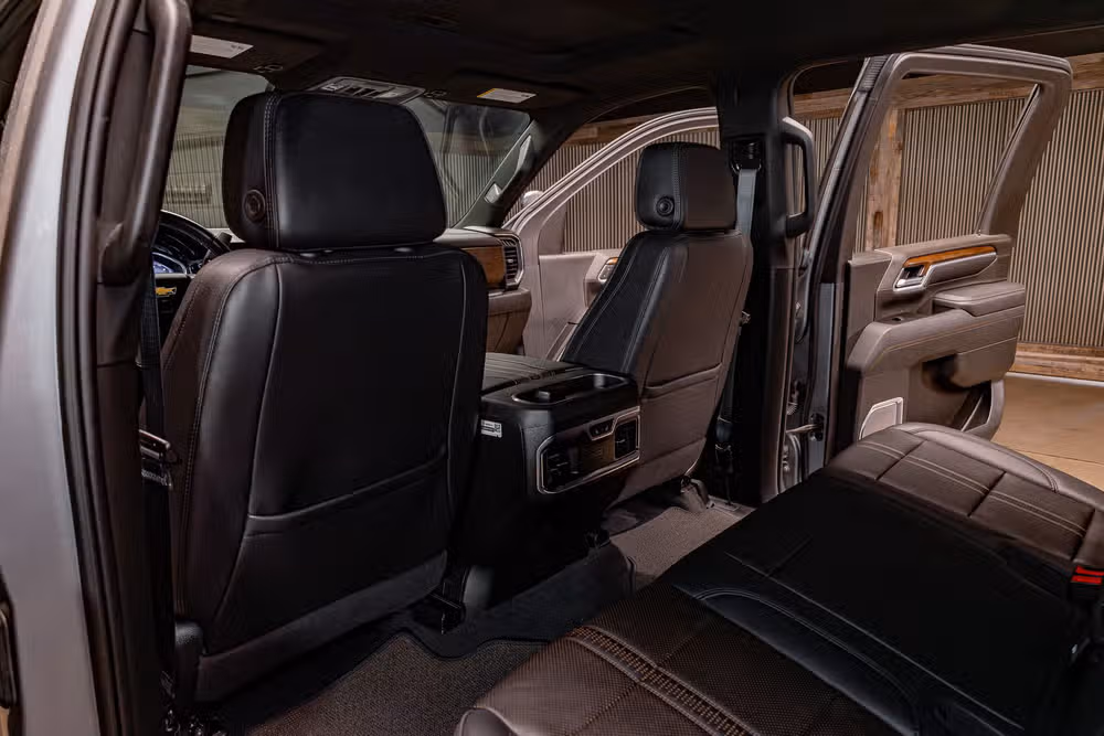 2025 Chevrolet Silverado 3500HD High Country Crew Cab Image 26