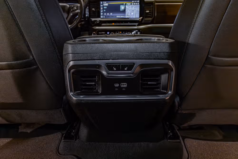 2025 Chevrolet Silverado 3500HD High Country Crew Cab Image 27