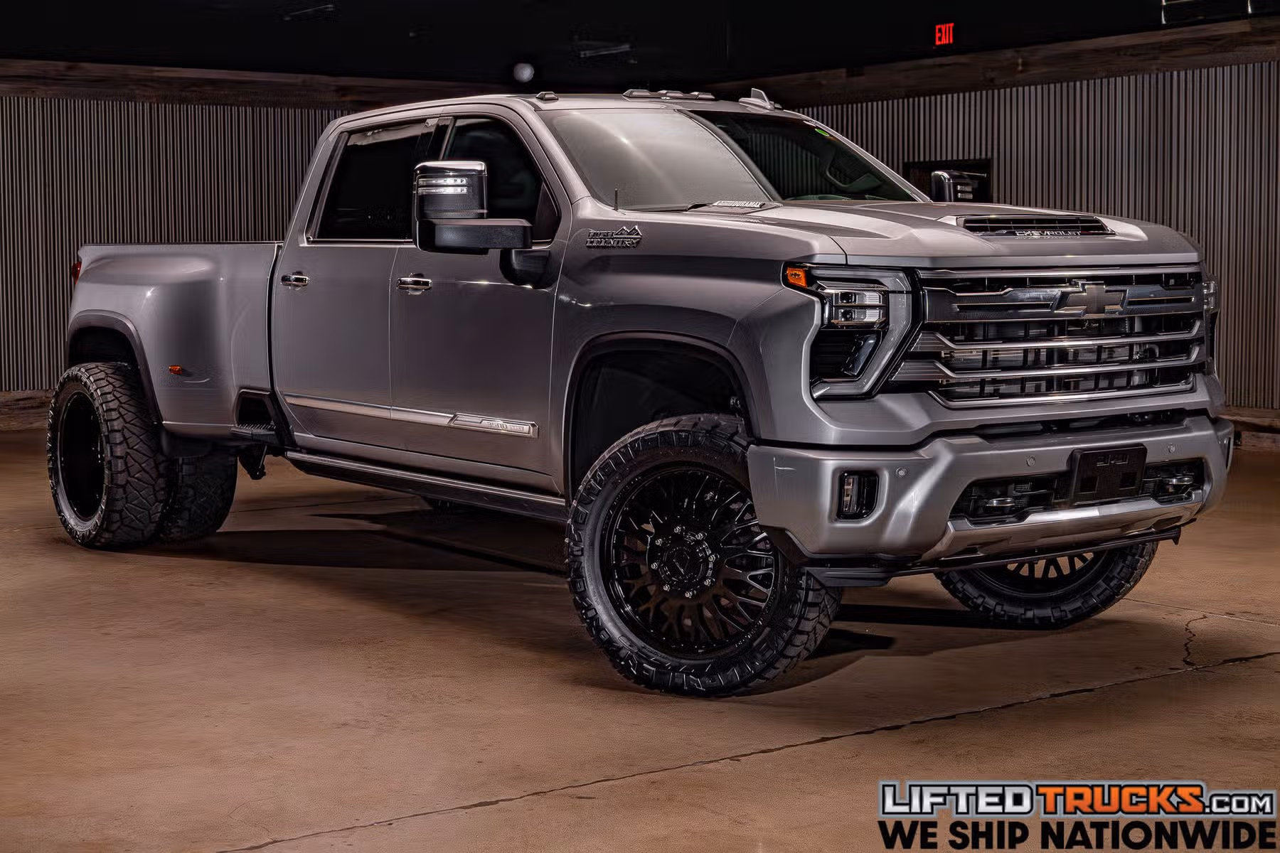 2025 Chevrolet Silverado 3500HD High Country Crew Cab Image 1