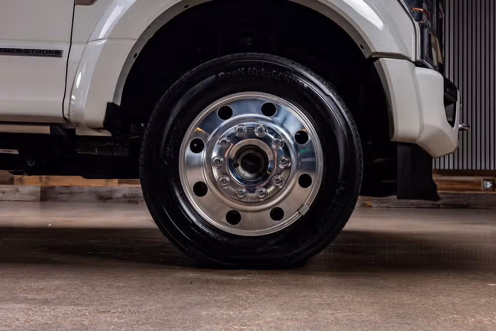 2022 Ford F-450 Super Duty Platinum Crew Cab Image 11