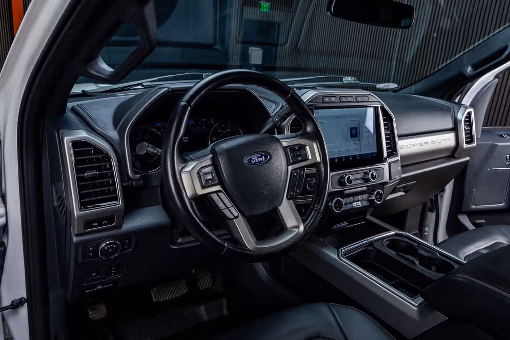 2022 Ford F-450 Super Duty Platinum Crew Cab Image 16