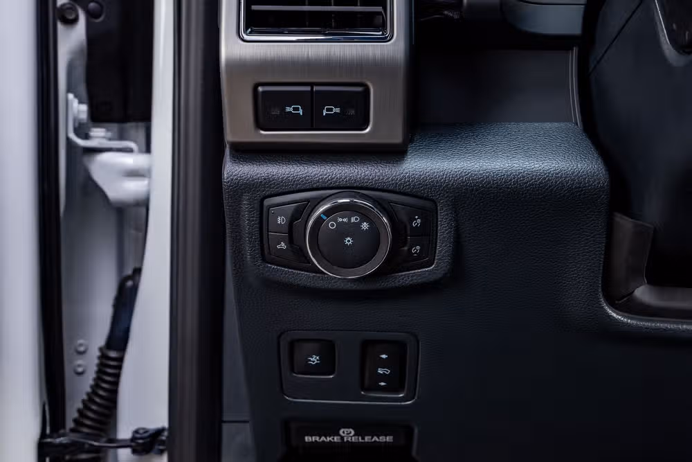 2022 Ford F-450 Super Duty Platinum Crew Cab Image 21