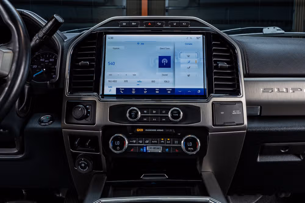 2022 Ford F-450 Super Duty Platinum Crew Cab Image 24