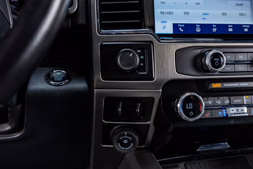 2022 Ford F-450 Super Duty Platinum Crew Cab Image 23