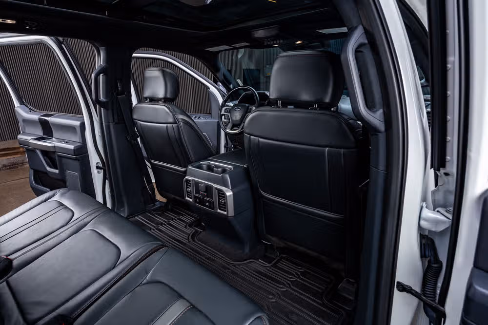 2022 Ford F-450 Super Duty Platinum Crew Cab Image 33