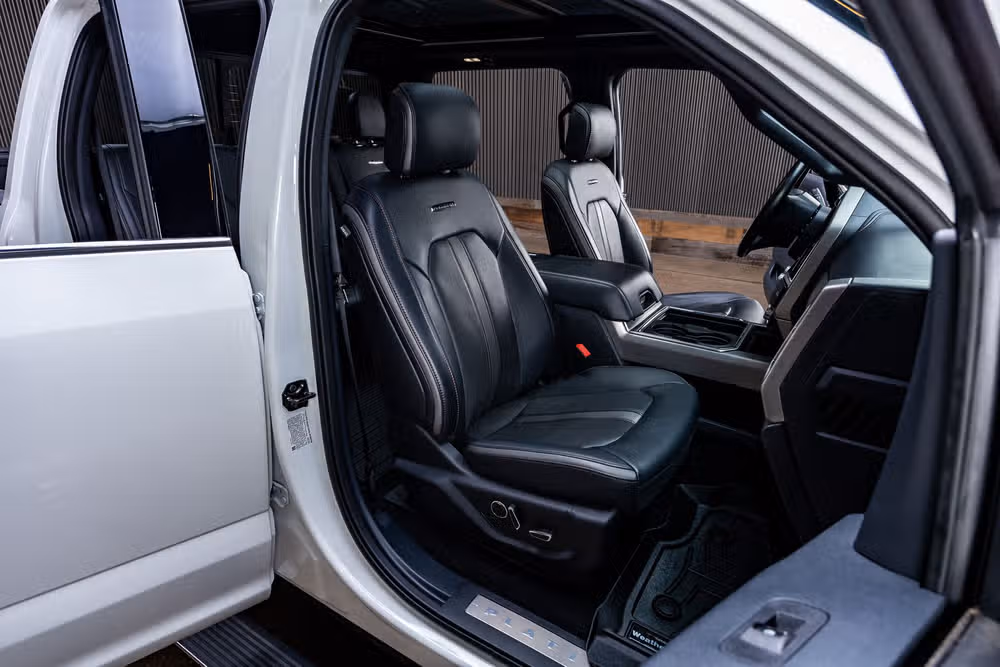 2022 Ford F-450 Super Duty Platinum Crew Cab Image 32