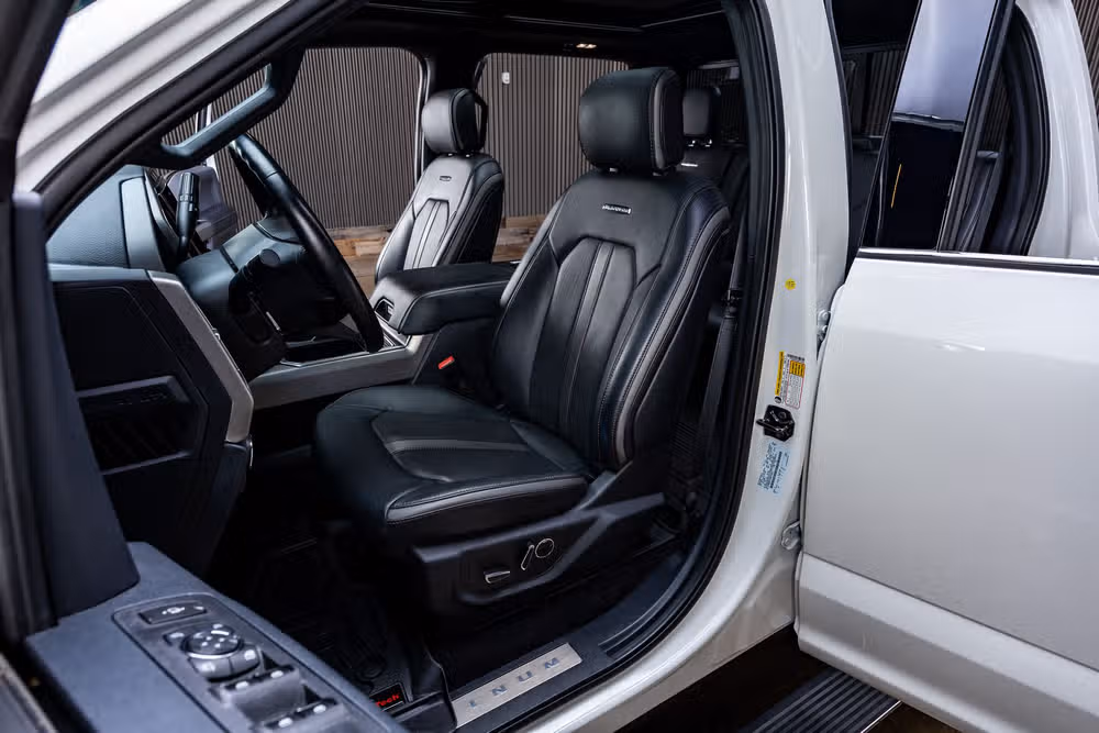 2022 Ford F-450 Super Duty Platinum Crew Cab Image 30