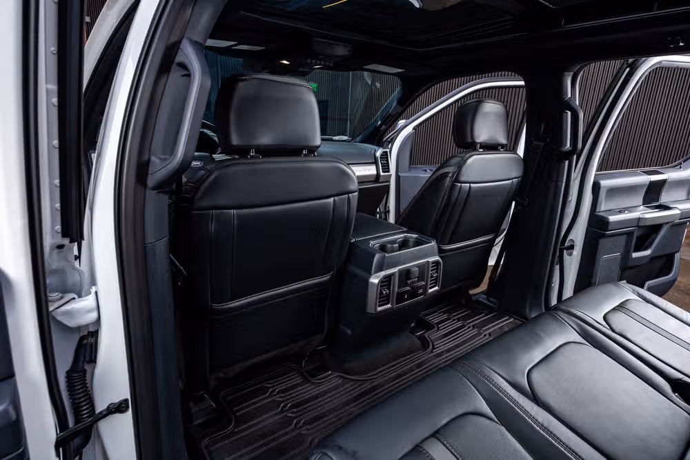 2022 Ford F-450 Super Duty Platinum Crew Cab Image 35