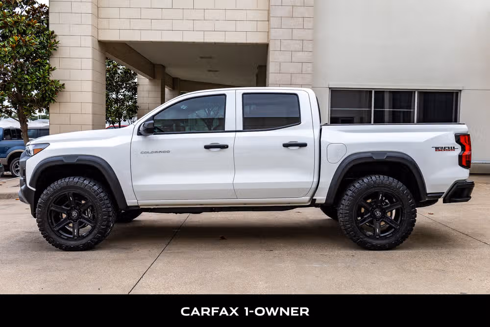 2025 Chevrolet Colorado Trail Boss Crew Cab Image 6