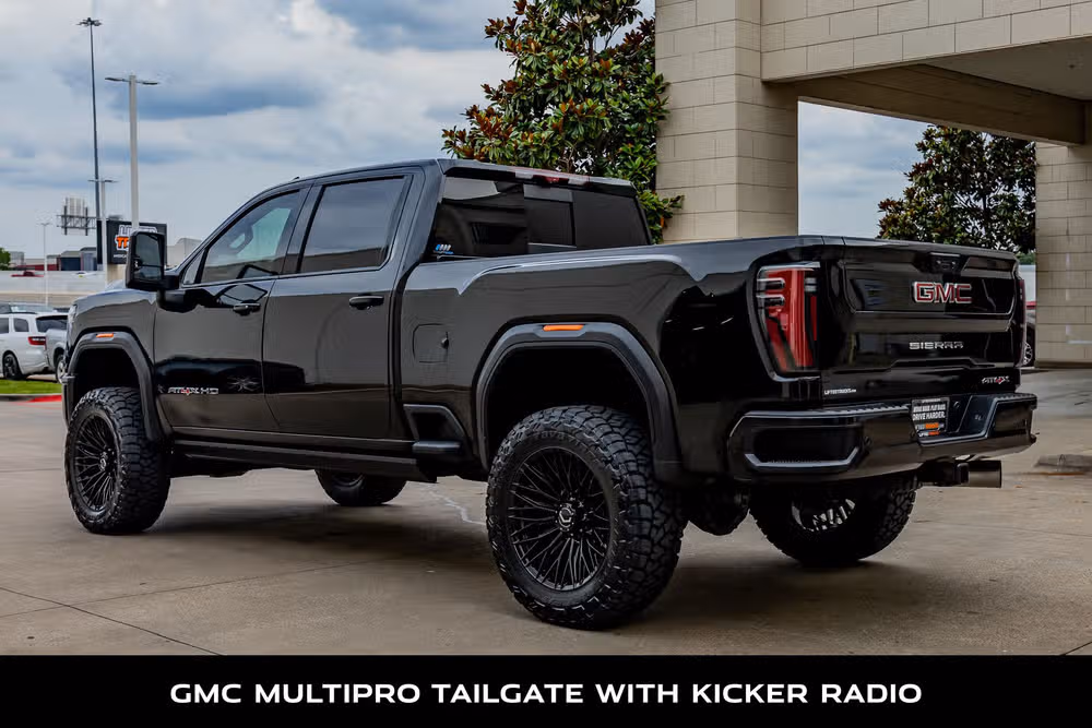 2025 GMC Sierra 2500HD AT4X Crew Cab Image 7