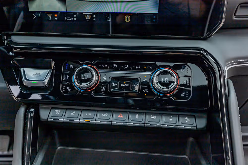 2025 GMC Sierra 2500HD AT4X Crew Cab Image 27