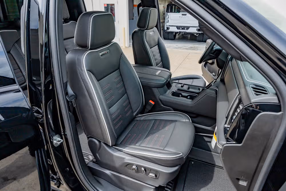 2025 GMC Sierra 2500HD AT4X Crew Cab Image 32