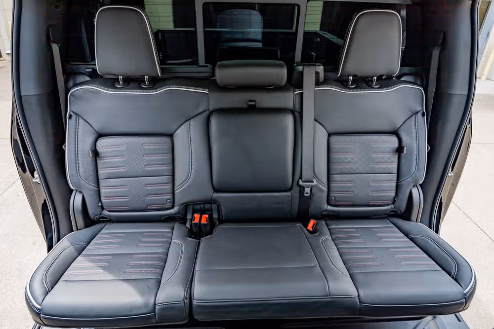 2025 GMC Sierra 2500HD AT4X Crew Cab Image 36