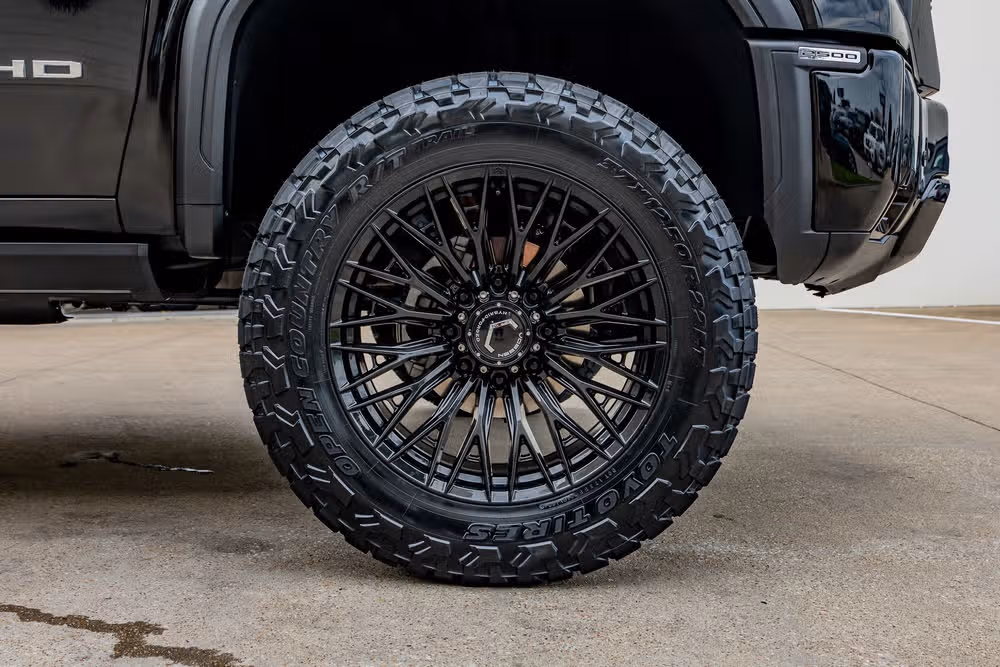 2025 GMC Sierra 2500HD AT4X Crew Cab Image 12
