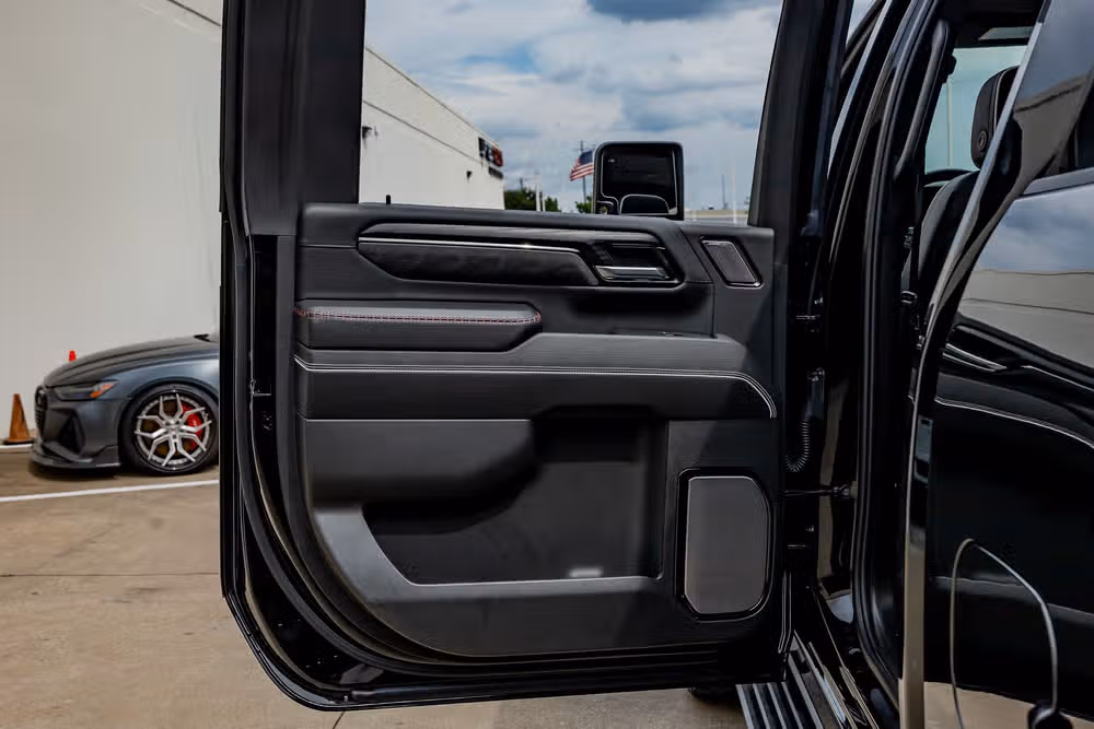 2025 GMC Sierra 2500HD AT4X Crew Cab Image 39