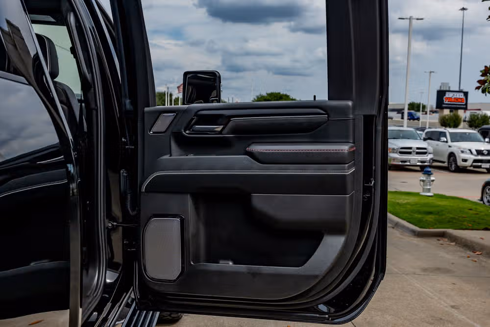 2025 GMC Sierra 2500HD AT4X Crew Cab Image 40