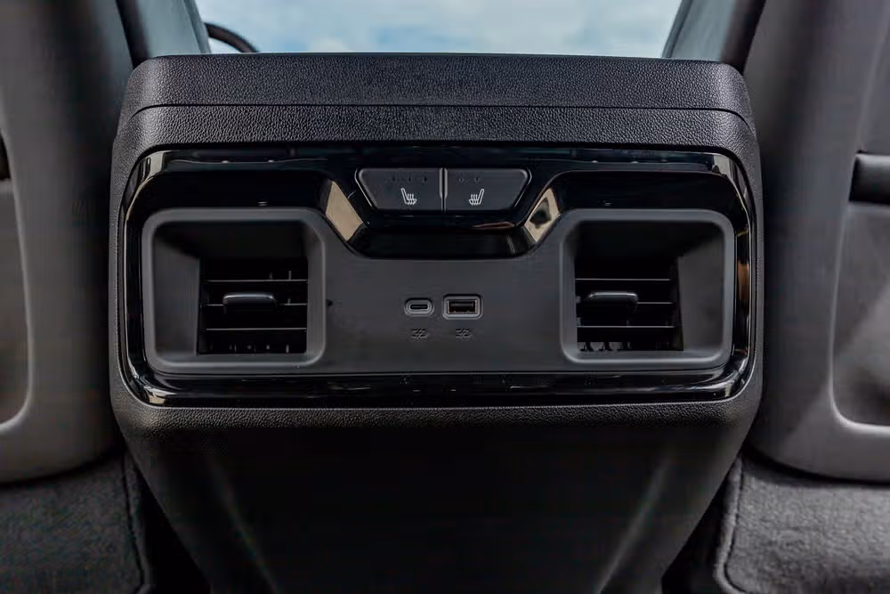 2025 GMC Sierra 2500HD AT4X Crew Cab Image 34