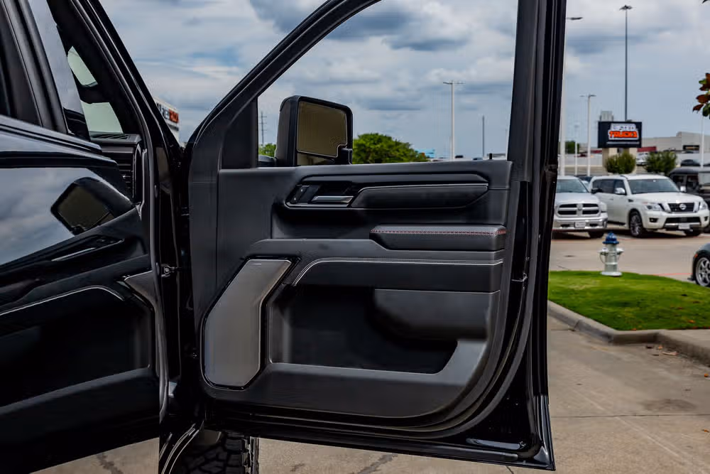 2025 GMC Sierra 2500HD AT4X Crew Cab Image 38