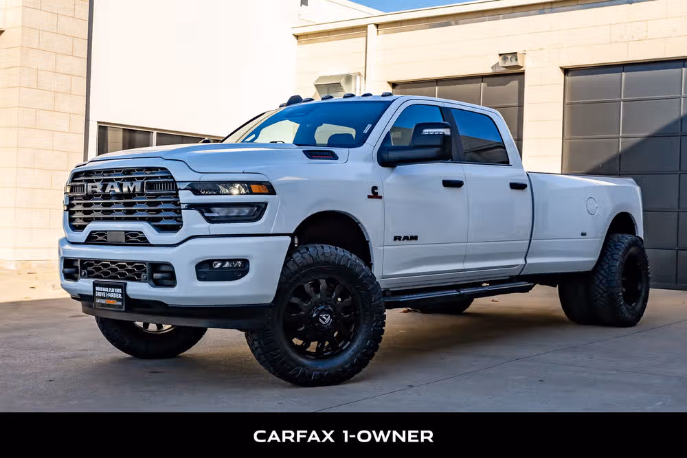 2025 Ram 3500 Big Horn Crew Cab Image 5