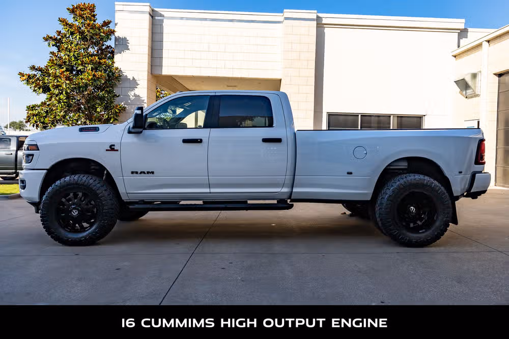 2025 Ram 3500 Big Horn Crew Cab Image 6