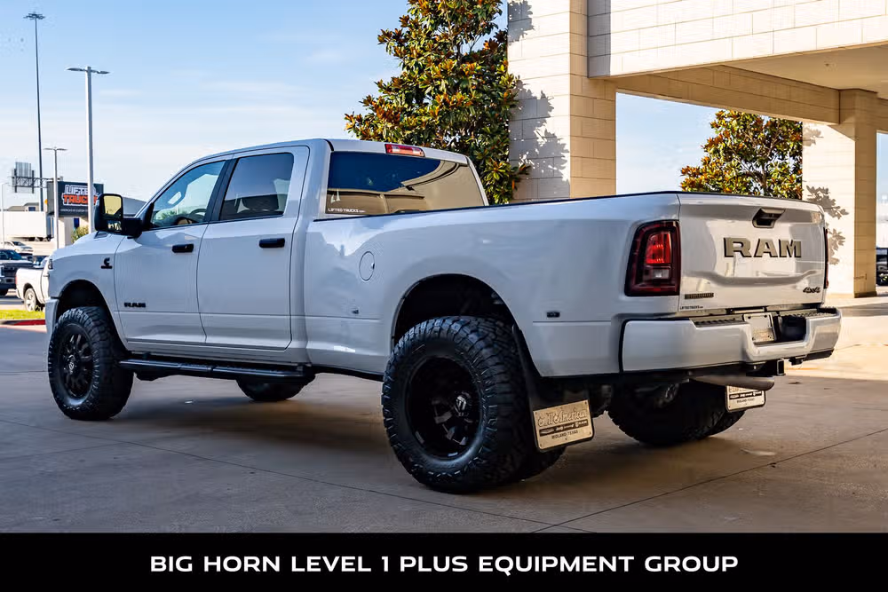 2025 Ram 3500 Big Horn Crew Cab Image 7