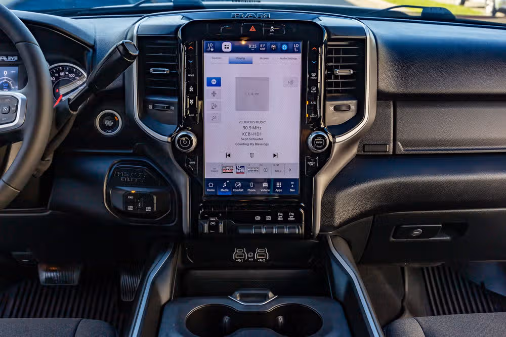 2025 Ram 3500 Big Horn Crew Cab Image 24