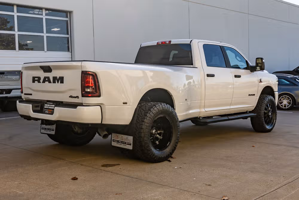 2025 Ram 3500 Big Horn Crew Cab Image 10