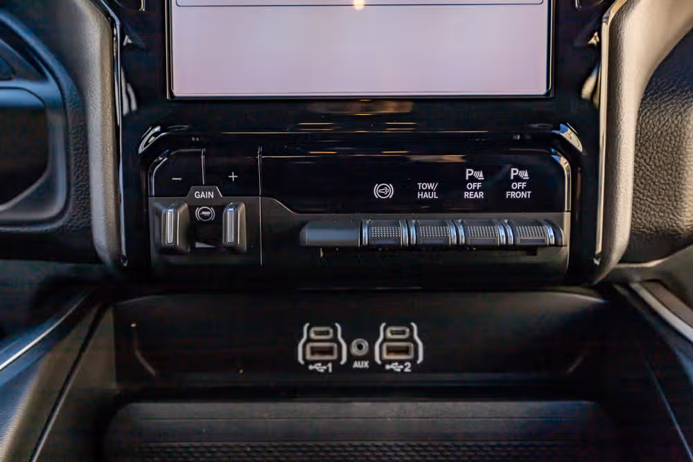 2025 Ram 3500 Big Horn Crew Cab Image 27