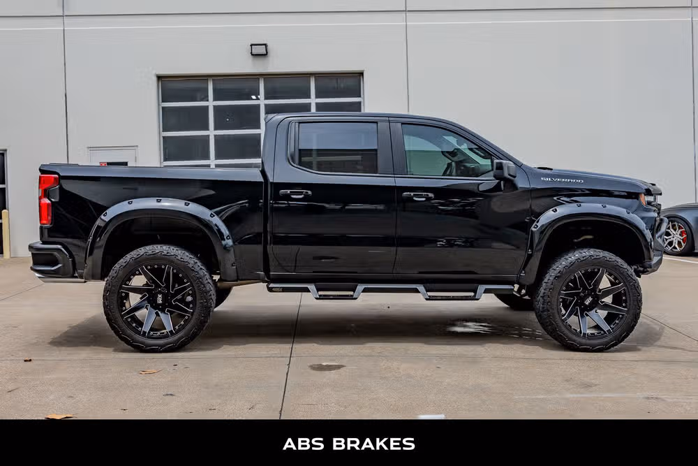 2019 Chevrolet Silverado 1500 RST Crew Cab Image 10