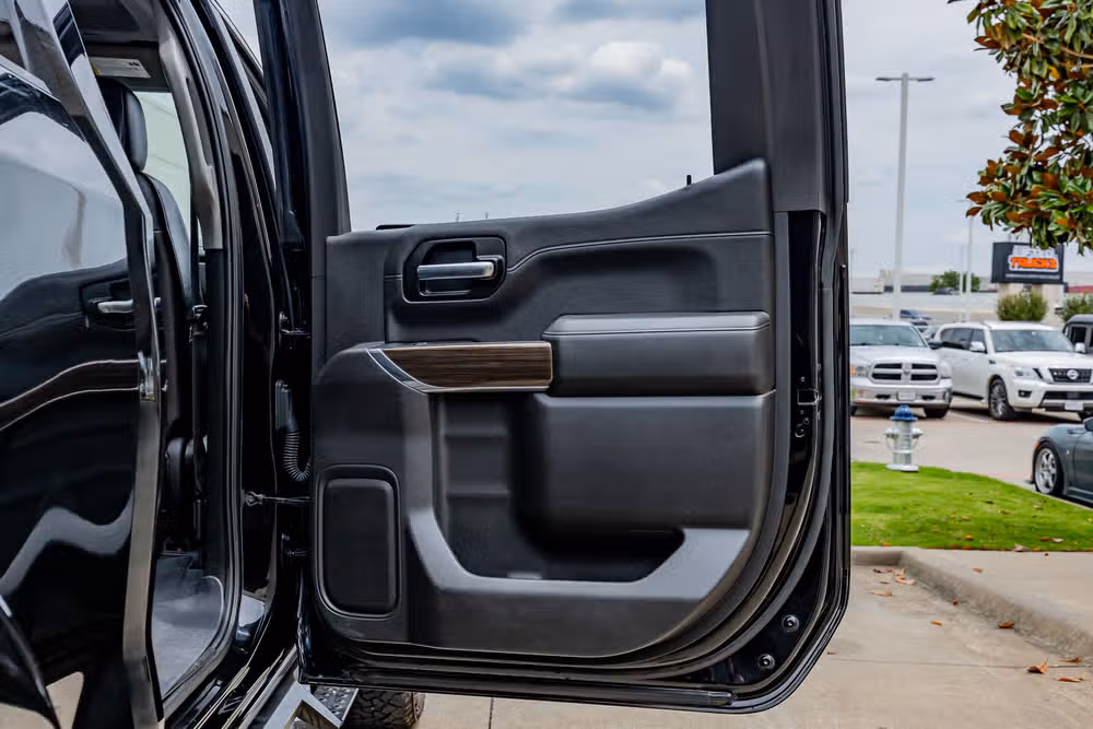 2019 Chevrolet Silverado 1500 RST Crew Cab Image 38