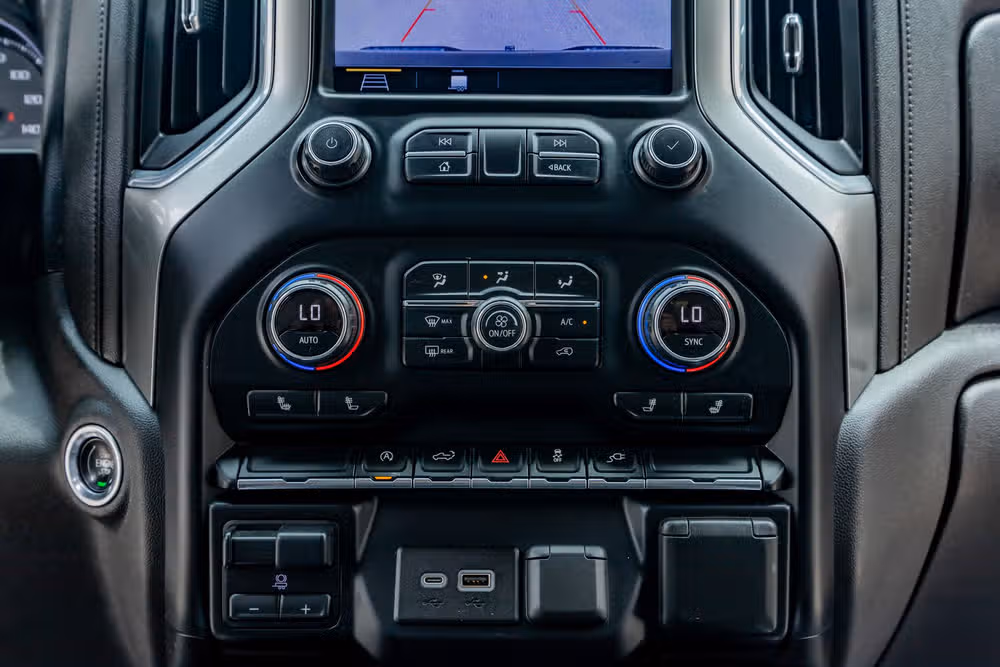 2019 Chevrolet Silverado 1500 RST Crew Cab Image 26