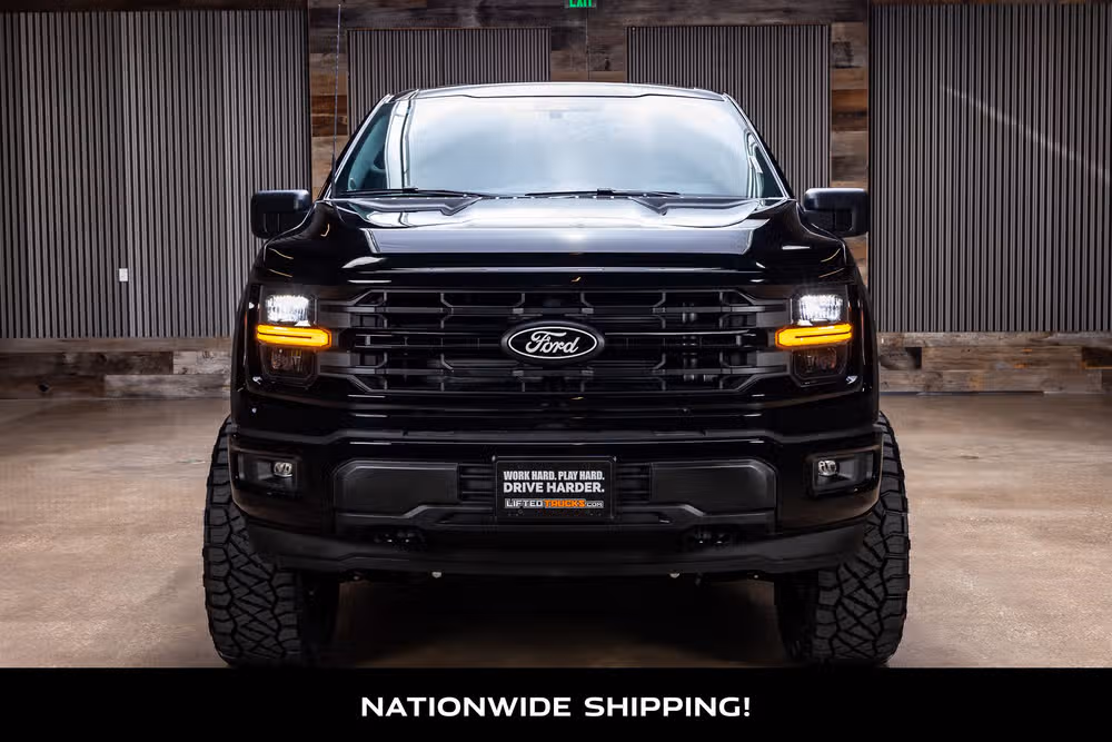 2026 Ford F-150 XLT SuperCrew Image 4