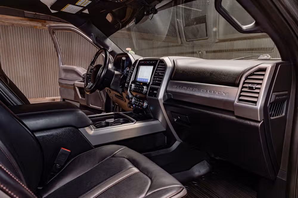 2020 Ford F-350 Super Duty Platinum Crew Cab Image 16
