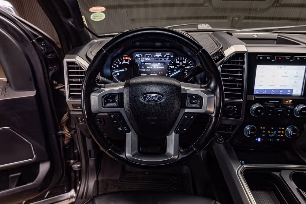2020 Ford F-350 Super Duty Platinum Crew Cab Image 15