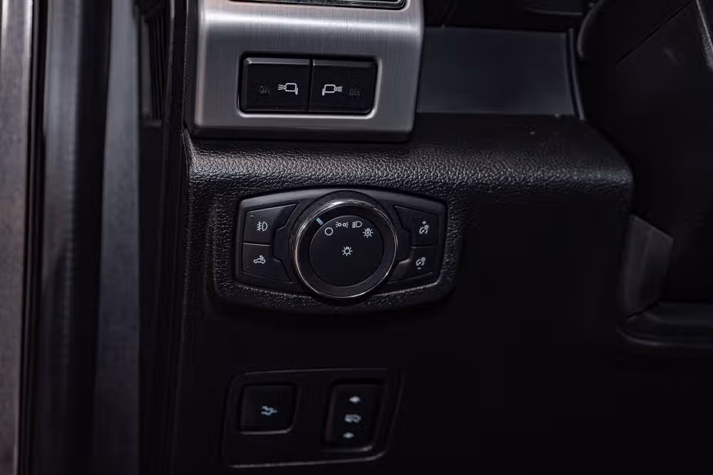 2020 Ford F-350 Super Duty Platinum Crew Cab Image 17