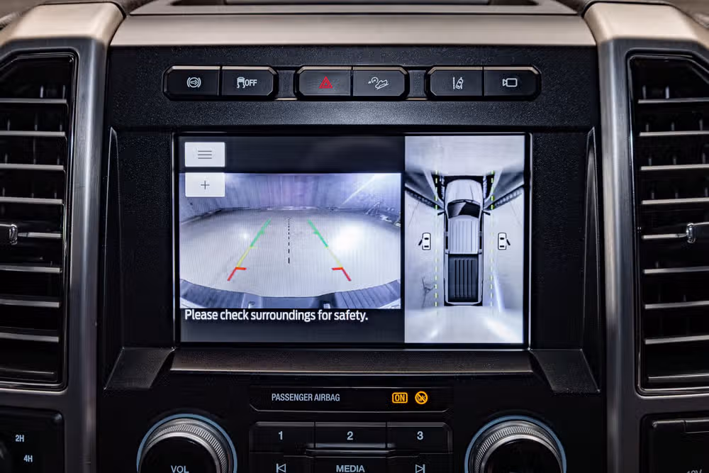 2020 Ford F-350 Super Duty Platinum Crew Cab Image 19