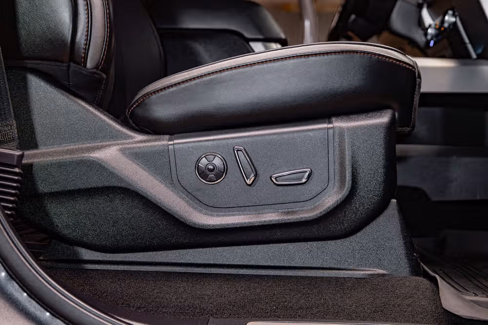 2020 Ford F-350 Super Duty Platinum Crew Cab Image 26