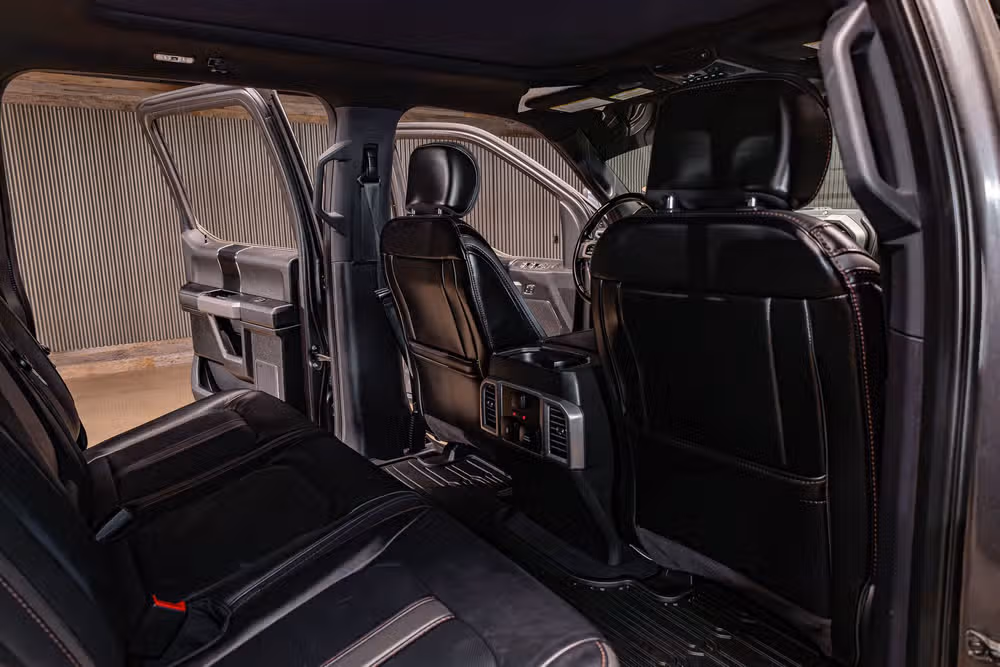 2020 Ford F-350 Super Duty Platinum Crew Cab Image 25
