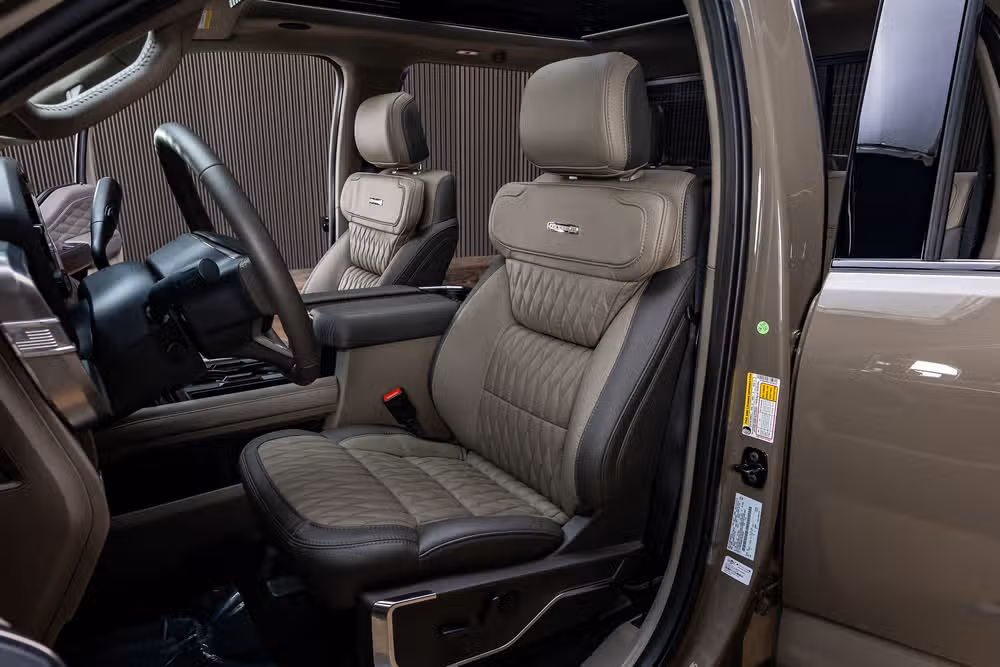 2026 Ford F-250 Super Duty Platinum Plus Crew Cab Image 31